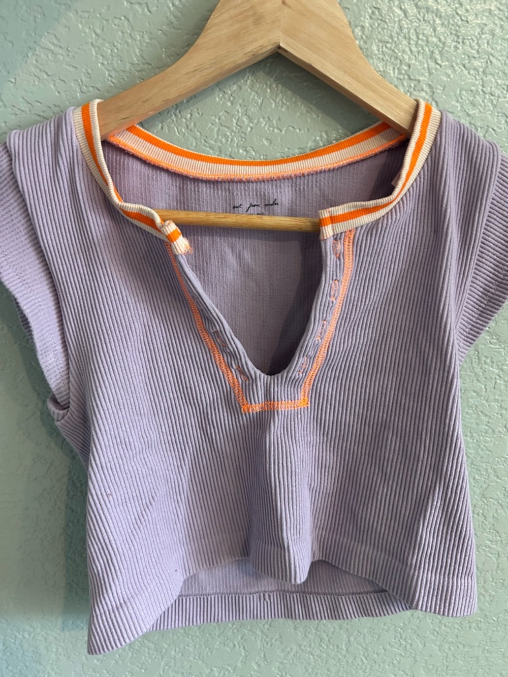 Cropped top Urban Outfitters shirt